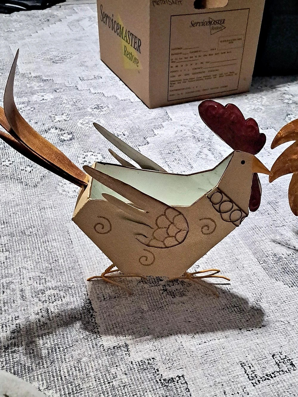 Chicken-Shaped Metal Decor Set in Brown & Beige